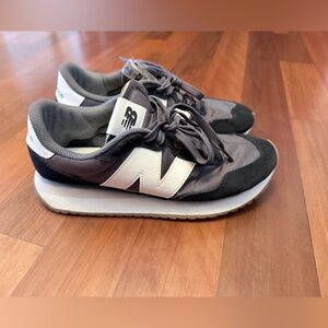 New Balance black and White Running Shoes
